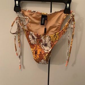 Triangl bikini set with matching bag